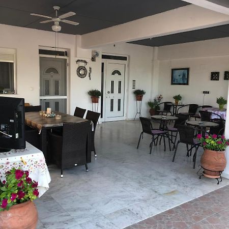 Rooms Lazos Olympiakí Aktí Luaran gambar