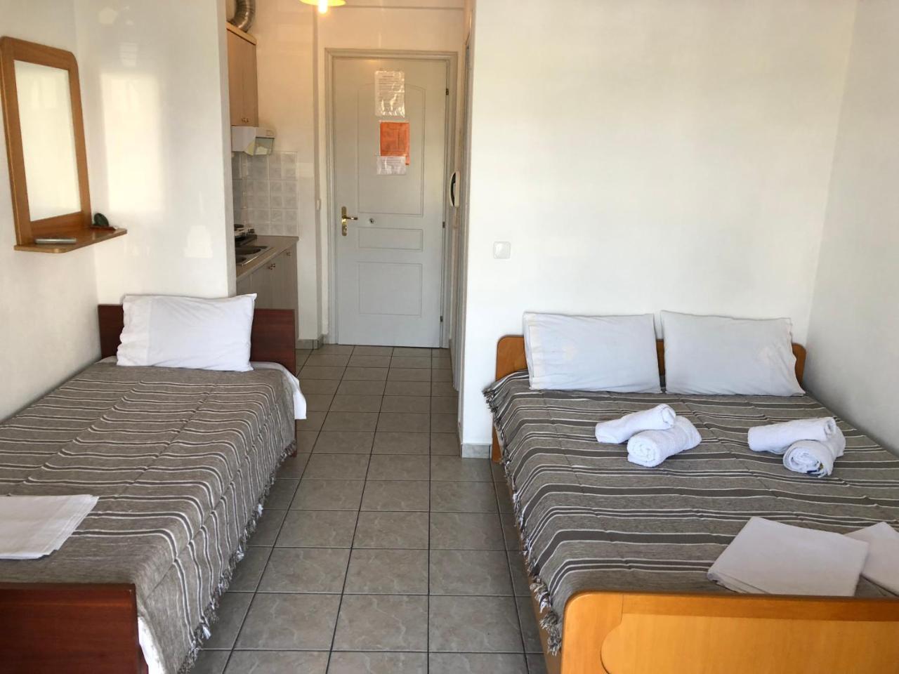 Rooms Lazos Olympiakí Aktí Luaran gambar