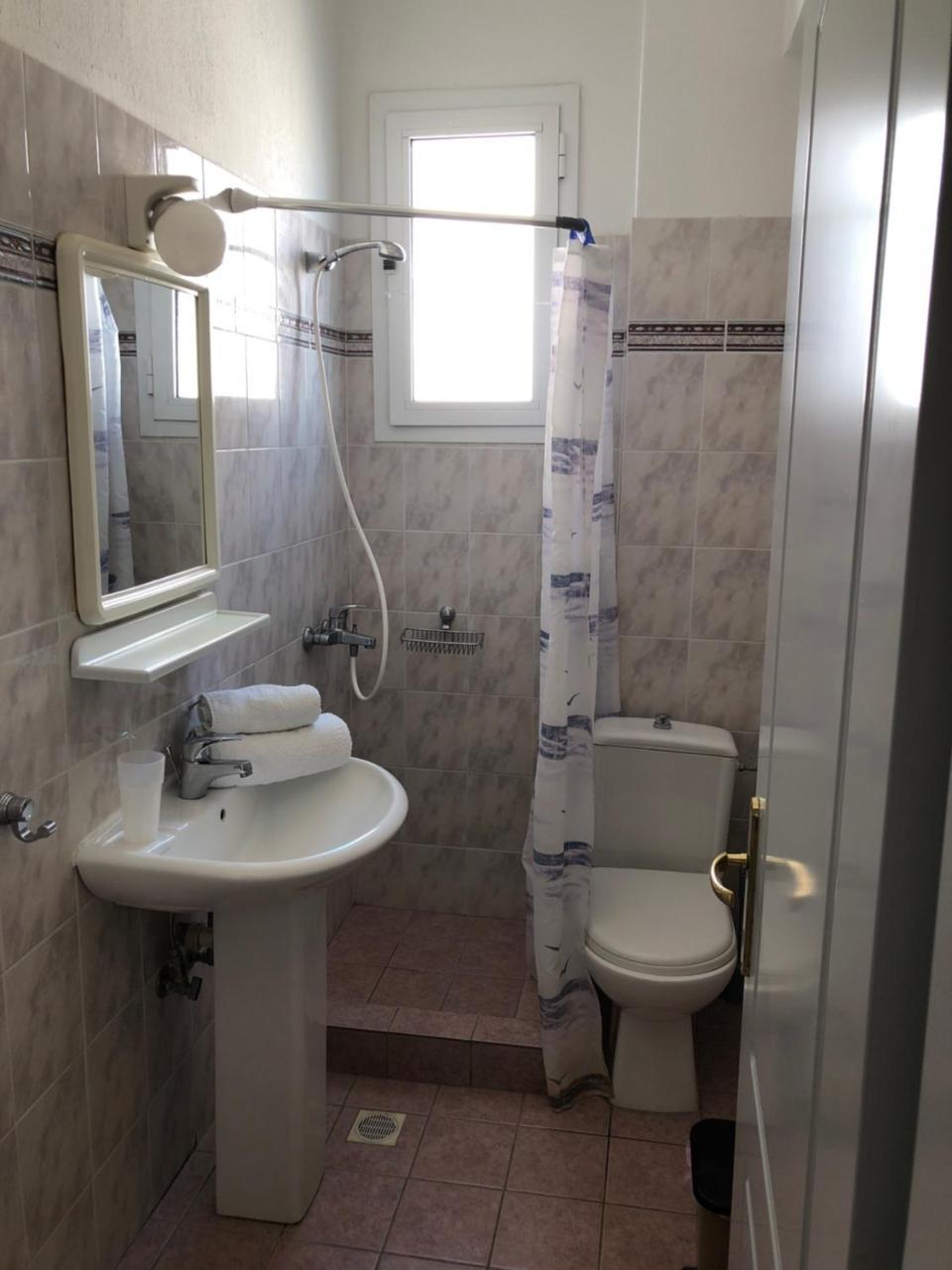 Rooms Lazos Olympiakí Aktí Luaran gambar