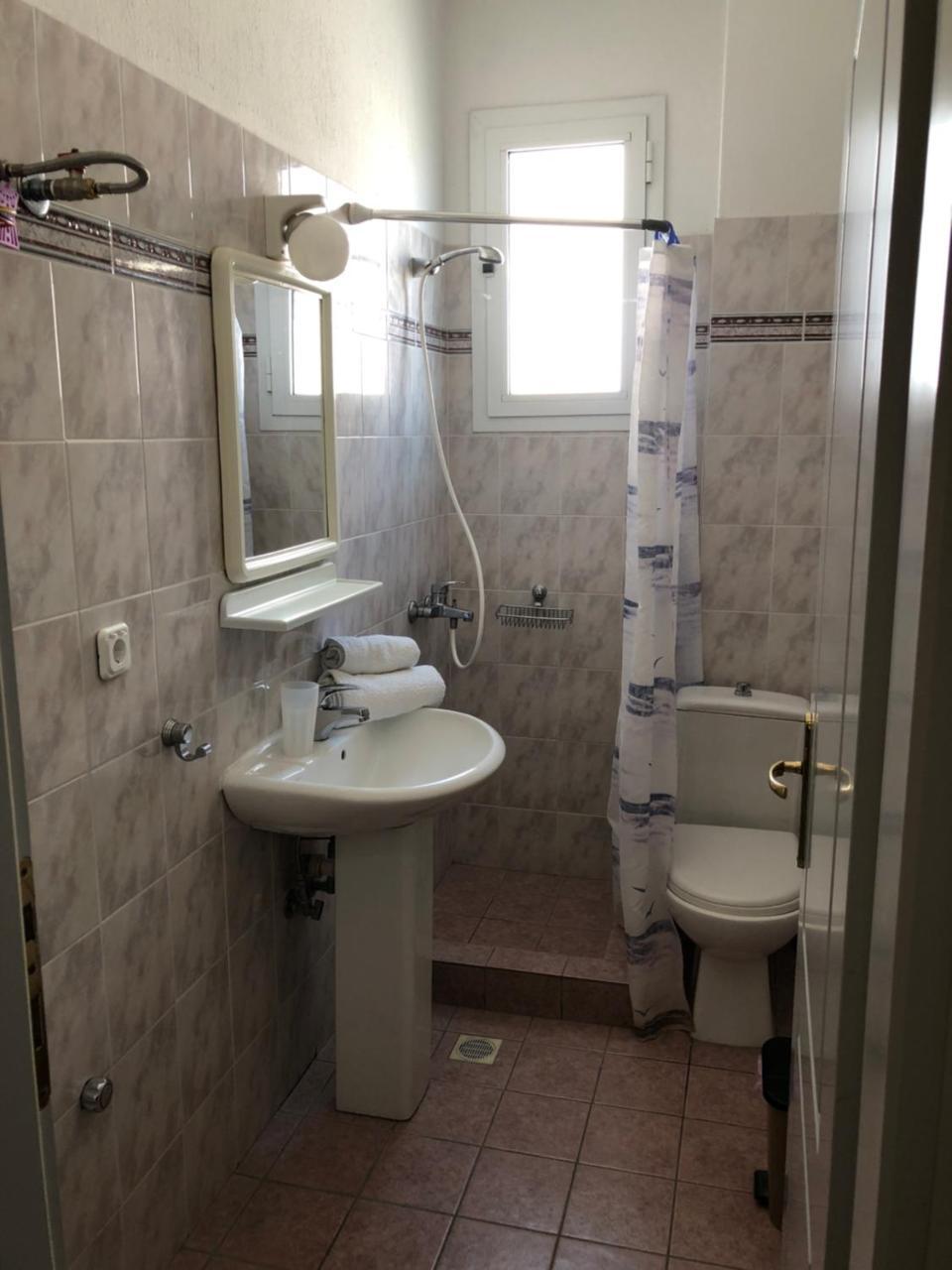 Rooms Lazos Olympiakí Aktí Luaran gambar